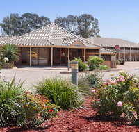 The Standpipe Golf Motor Inn - Tourism Townsville