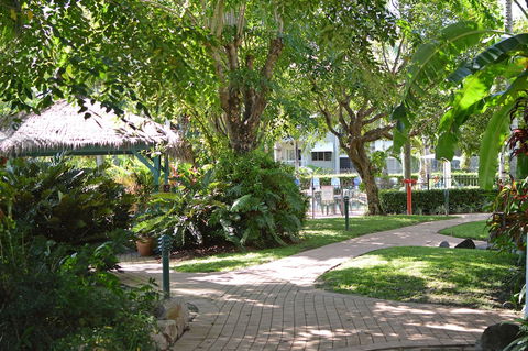 Cairns Beach Resort - Tourism Townsville 0