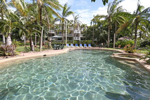 Cairns Beach Resort - Tourism Townsville 2