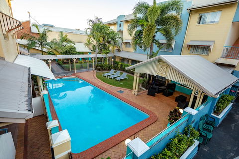 Cairns Queens Court - Tourism Townsville 5