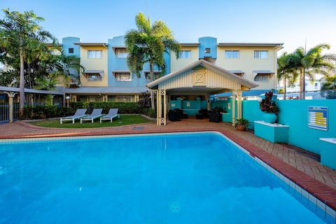 Cairns Queens Court - Tourism Townsville 6