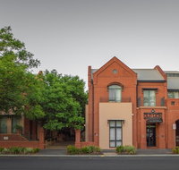 Majestic Old Lion Apartments - Tourism Townsville