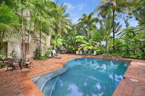 Tropic Towers Apartments - Tourism Townsville 0