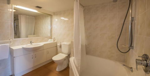 Tropic Towers Apartments - Tourism Townsville 4