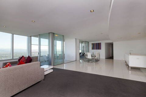 Q1 Resort & Spa - Tourism Townsville 3