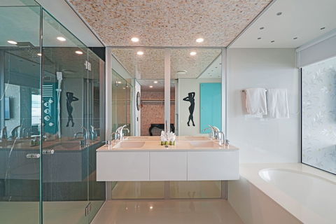 Q1 Resort & Spa - Tourism Townsville 4