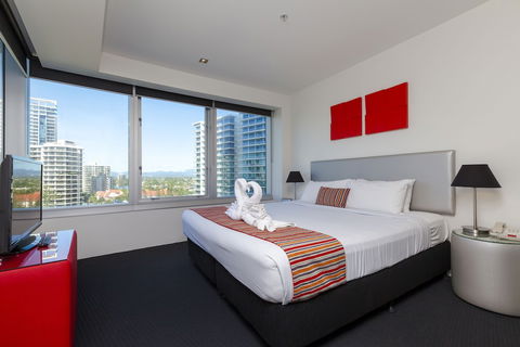 Q1 Resort & Spa - Tourism Townsville 6