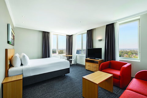 Travelodge Hotel Bankstown Sydney - Tourism Townsville 4