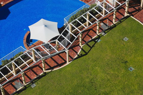 Xanadu Main Beach Resort - Tourism Townsville 2