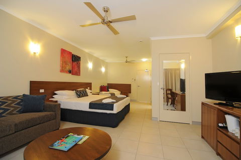 Cairns Queenslander Hotel & Apartments - Tourism Townsville 4