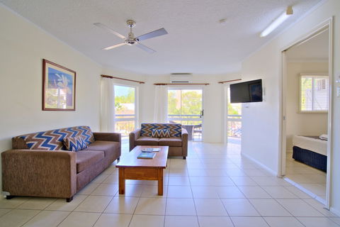 Cairns Queenslander Hotel & Apartments - Tourism Townsville 3