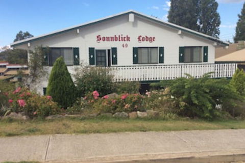 Sonnblick Lodge - Tourism Townsville 0