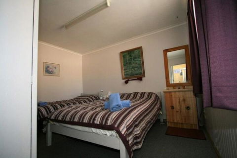 Sonnblick Lodge - Tourism Townsville 7