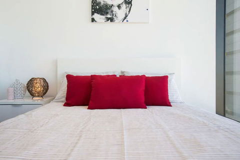 C3CBD Melbourne Apartment - Tourism Townsville 7