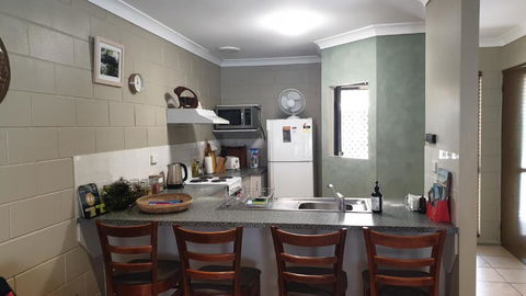 A City Retreat 2BR Apartment Reid Park Townsville - Tourism Townsville 6