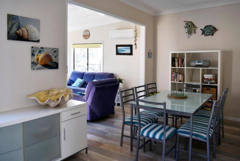 SHELLHARBOUR BEACH COTTAGE 1 Minute Walk To Beach Flags In Summer - Tourism Townsville 5