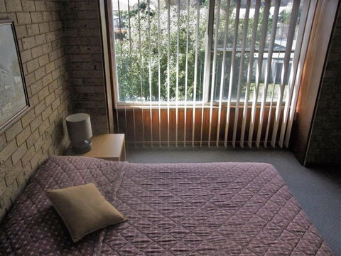 A Furnished Townhouse In Goulburn - Tourism Townsville 3