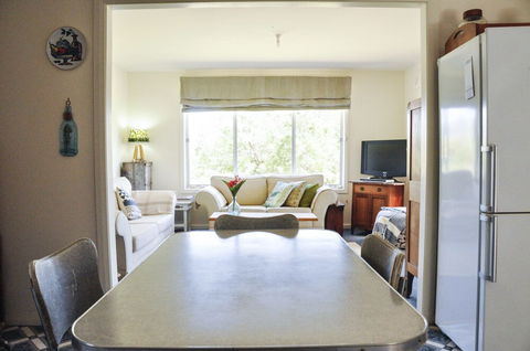 FALMOUTH Seadrift Cottage - Tourism Townsville 1