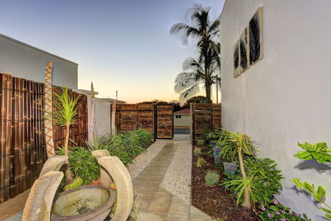 ZEN Beach Retreat - Tourism Townsville 0