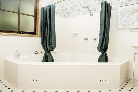 Kalimna Spa Room - Tourism Townsville 2