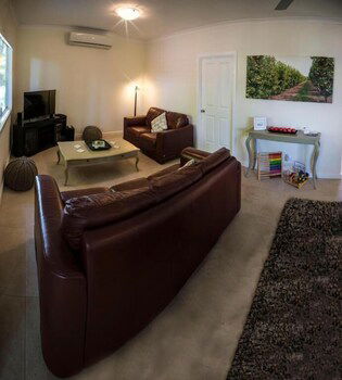 Farview Guest Accommodation - Tourism Townsville 1
