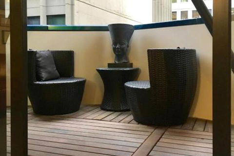 Quiet Laneway Apartment Near Bourke St. Mall - Tourism Townsville 6