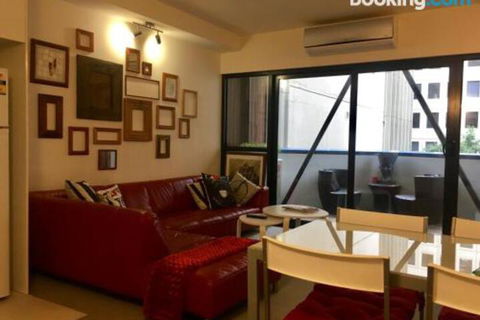 Quiet Laneway Apartment Near Bourke St. Mall - Tourism Townsville 5