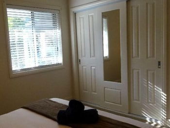 Ironbark - Deluxe Family Townhouse - Tourism Townsville 2
