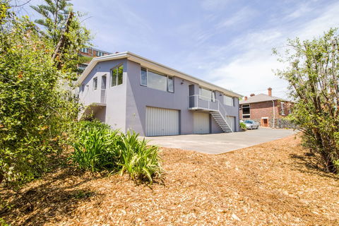 CBD Apartments Launceston - Tourism Townsville 3