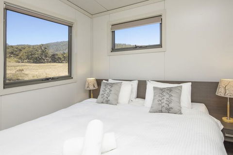 Ecocrackenback 12 'Sustainable Chalet Close To The Slopes.' - Tourism Townsville 4