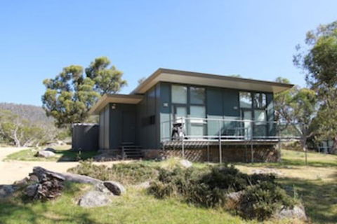 Ecocrackenback 14 Sustainable Luxurious Chalet Close To The Slopes. - Tourism Townsville 0