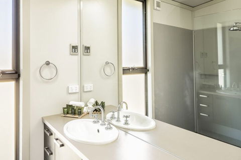 Ecocrackenback 14 Sustainable Luxurious Chalet Close To The Slopes. - Tourism Townsville 6