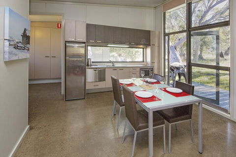 Ecocrackenback 14 Sustainable Luxurious Chalet Close To The Slopes. - Tourism Townsville 4