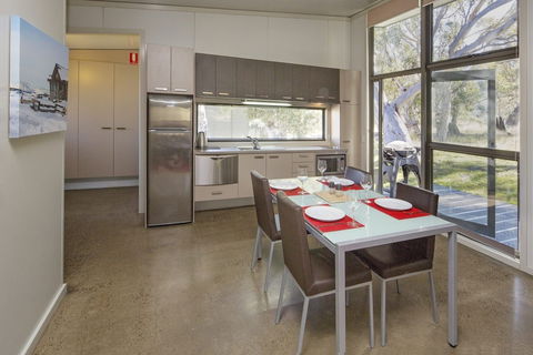 Ecocrackenback 15 'Sustainable Chalet Close To The Slopes.' - Tourism Townsville 0