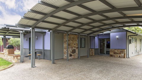 Kickenback Chalet - Contemporary Chalet In The Heart Of Crackenback - Tourism Townsville 0