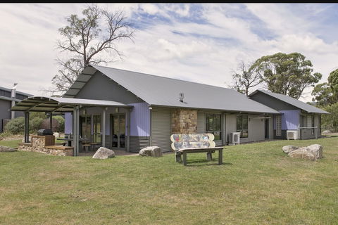 Kickenback Chalet - Contemporary Chalet In The Heart Of Crackenback - Tourism Townsville 6