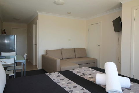 Poley Cow Studio - Tourism Townsville 3