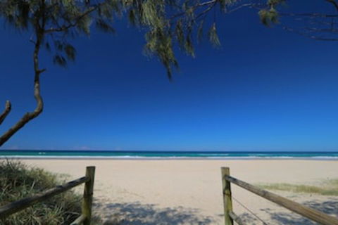 A Deluxe Swim Up Drift Apartments South - Tourism Townsville 0