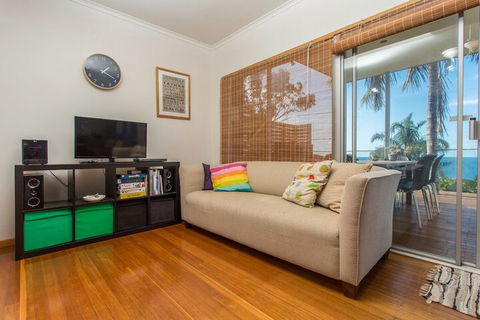 Pambula Family Beach House - Tourism Townsville 4
