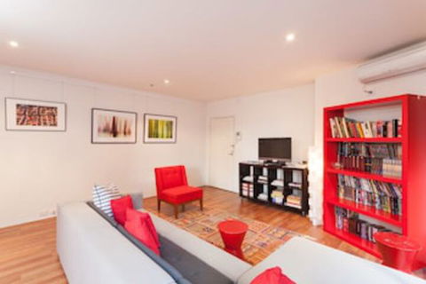 BENJAMIN, 2BDR Melbourne Apartment - Tourism Townsville 0