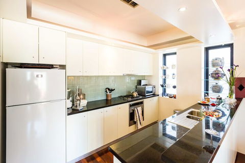 BELLE, 2BDR Melbourne Apartment - Tourism Townsville 6