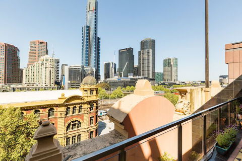 BELLE, 2BDR Melbourne Apartment - Tourism Townsville 1