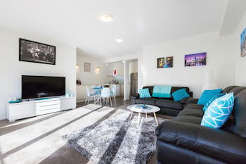 KAYLA, 2BDR Southbank Apartment - Tourism Townsville 1
