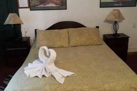 Cameron Lodge Cottage - Tourism Townsville 2