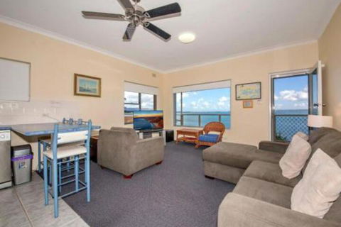 Quarterdeck Unit 5 12 Magnus Street - Tourism Townsville 4