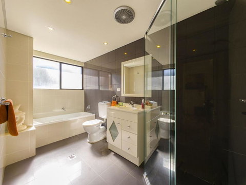 Ash Sienna 2 / 49 Ash Street Terrigal - Tourism Townsville 5