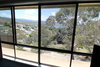 Kirwan Apartment 18 - Large Jindabyne Apartment - Tourism Townsville 1