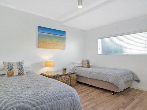 Poolside At Iluka Resort Apartments - Tourism Townsville 4