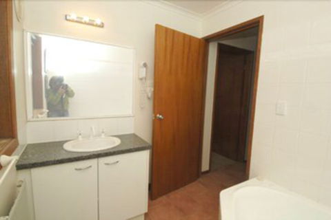 Lawlers 4 - Tourism Townsville 6