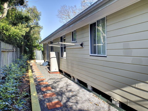 Pine Cottage 5A Nelson Street - Tourism Townsville 0